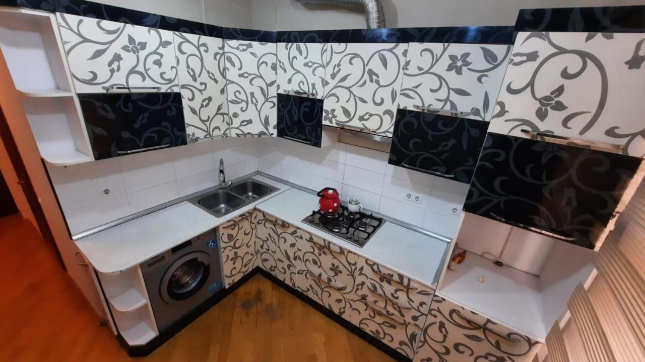 Elmler Luxs Apartments Bakoe Buitenkant foto
